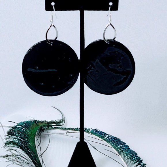 💞MBM Artist Series "Swept Hearts" Resin Earrings - Picture 5 of 9